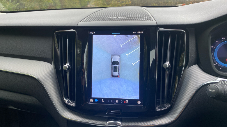 Volvo XC60 2.0 B5P Plus Dark 5dr AWD Geartronic Petrol Estate